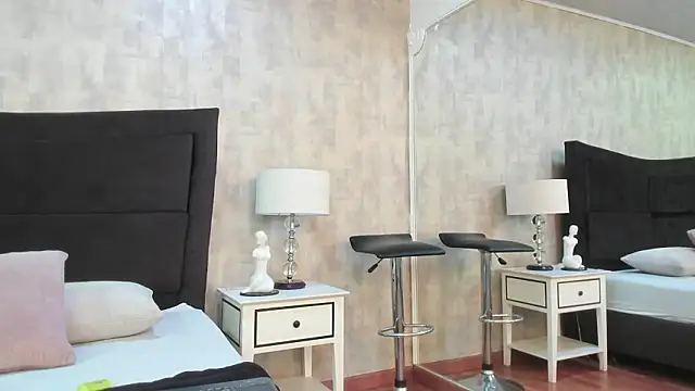 NahomyCarther webcam