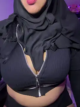 Webcam Model (Jameela)  is live.Free join now!