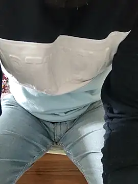 johnysinsr (M young) - Insert toothbrush in ass