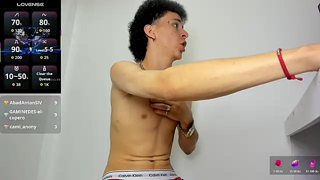 maxxx_bigcockx (M twink) - show oil in my chest 💦🤭