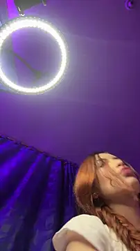 honeyweebsss - HoneyWeebsss's free webcam