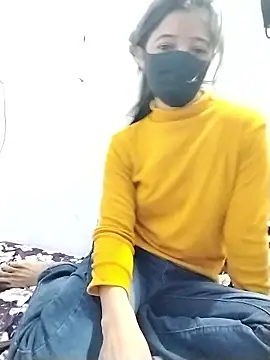 Webcam Model (Cute-Naavya)  is live.Free join now!