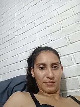 valeriaswang_Lucas webcam