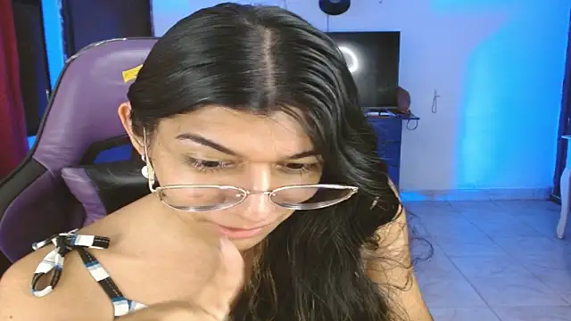 alanni_parker - Alanni_parker's free webcam - UK Sex Cams