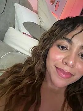 Webcam Model (MegannHills)  is live.Free join now!