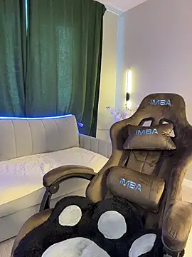 Charming_Daphny webcam