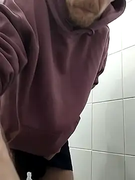 CrookedBunk3527 webcam