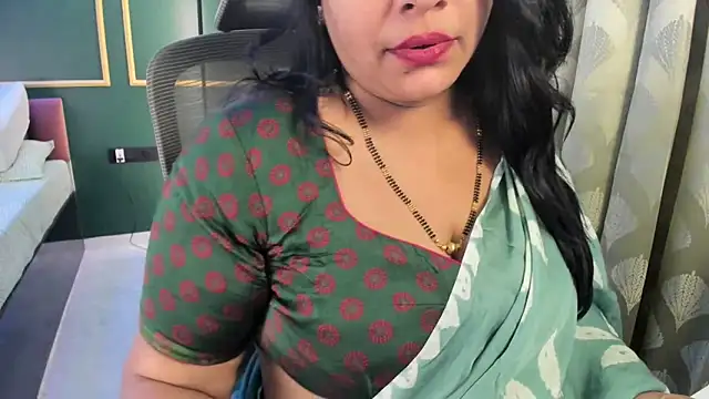 tarivishu11 – webcam model profile photo