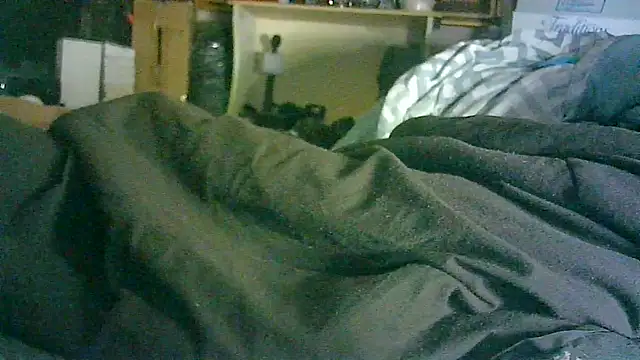 ON3YOULLN3VER_FIR3 webcam