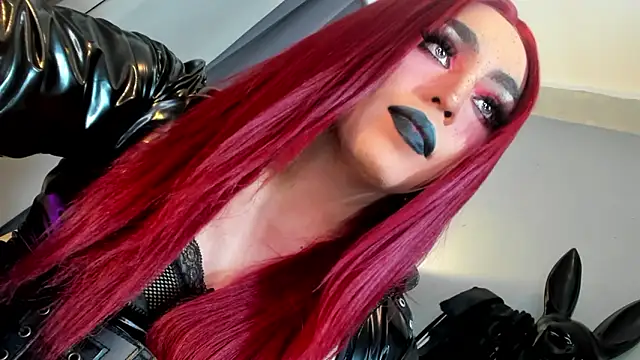 DominaAurumXXX webcam