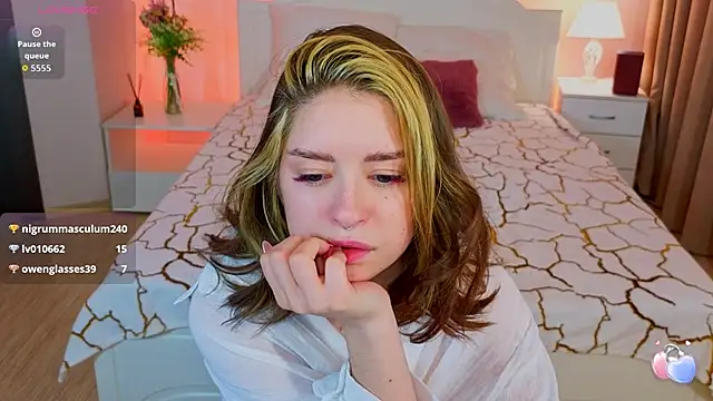 _Amelia_Shine_ webcam