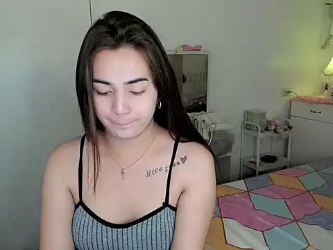 nica_doll webcam