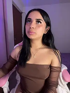 Webcam Model (Emily-14)  is live.Free join now!