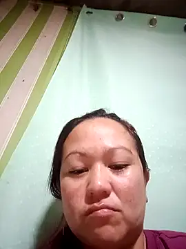 Creamywet_toottits4u webcam