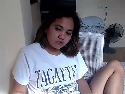 xTheLastVIRGINx webcam