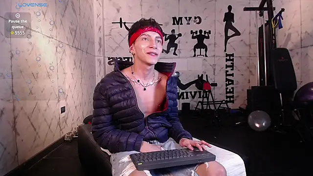 tiam_muller (M young) - Striptease and oil show  🤩🔥