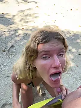 lady_liaa (G young) - ALL NAKED+FINGERS IN ASS ON PUBLIC BEACH