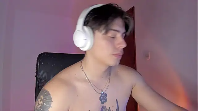 giordano_russo - Giordano_Russo's free webcam - UK Sex Cams