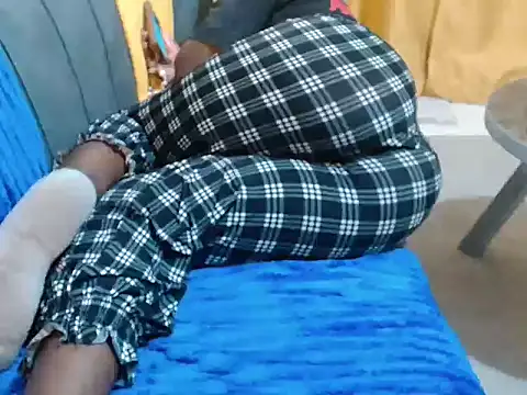 leslysexygirl webcam