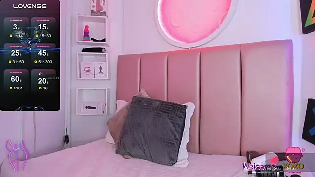 pamela_dimantis_ webcam