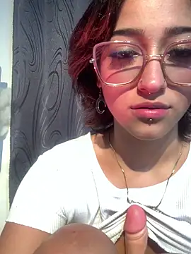 LilithMonette webcam