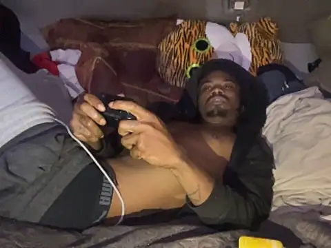 SlimeCrownzOut5 webcam