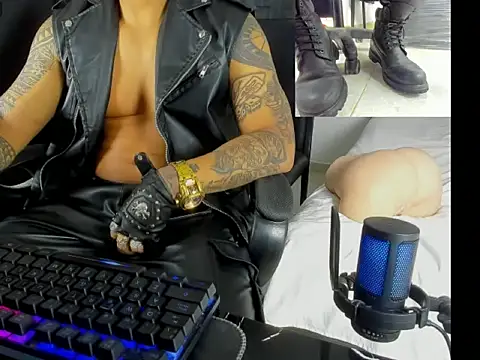 master_leather webcam