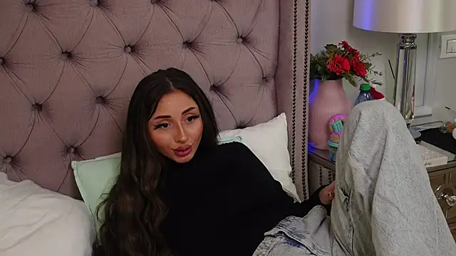 jenniferlovve - JenniferLovve's free webcam - UK Sex Cams