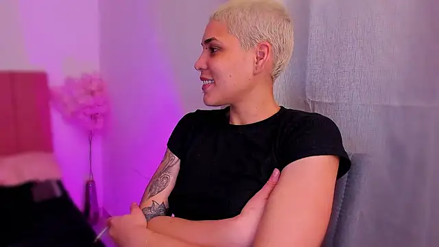 charlee_pink - Charlee_pink's free webcam - UK Sex Cams