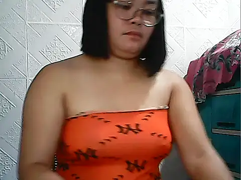 CreamyPussy4uxx webcam