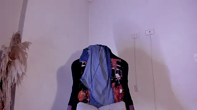 carolinemiller7 webcam