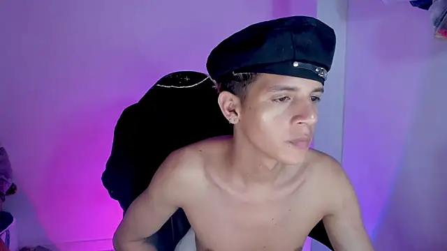 tylernova - Tylernova's free webcam - UK Sex Cams