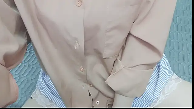 mai_maik (Ask my age) - open outfit-to see tits 5min