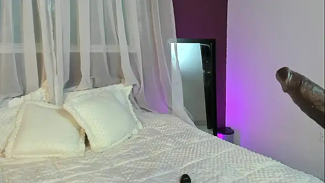 Nicole_Brown1126 webcam