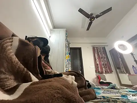 avnikaur – webcam model profile photo