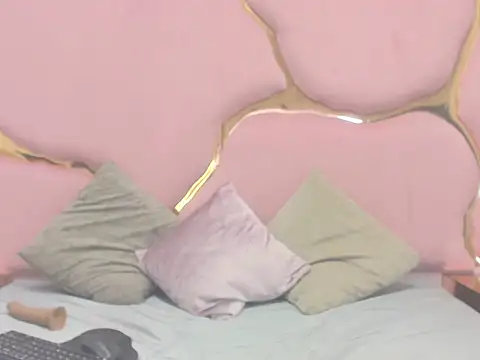 IsabelDelacroix webcam