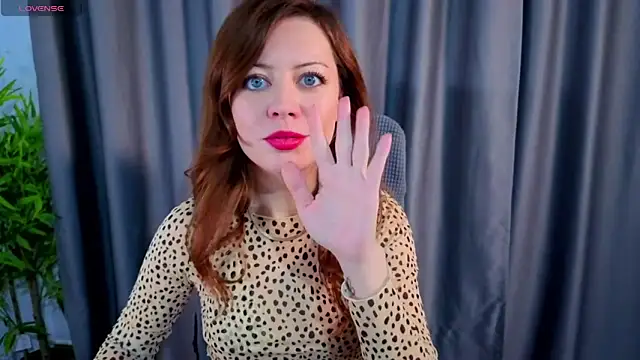 GirlfriendNina webcam