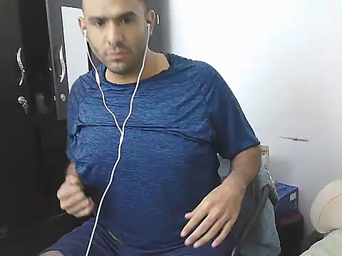 AlphaLatinoBear webcam