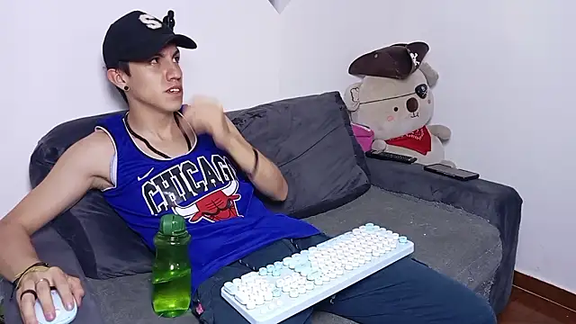 ambar_and_daimon_ - Ambar_and_daimon_'s free webcam - UK Sex Cams