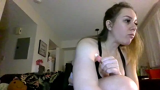 thedevinemama - Thedevinemama's free webcam - UK Sex Cams