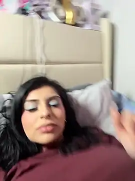 ThickerThanYoBitch webcam