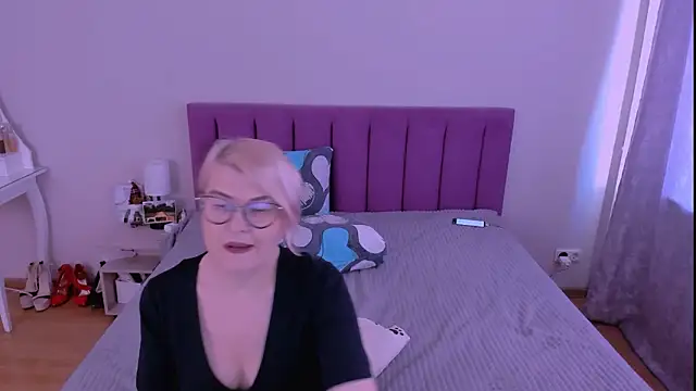 sabrinamacmarren webcam