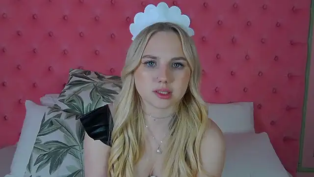 sky_cutie - Sky_Cutie's free webcam - UK Sex Cams