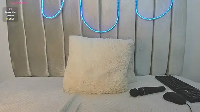 aurora_johnson_ webcam