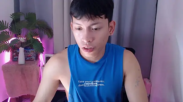 pinkcock_froi2305 webcam