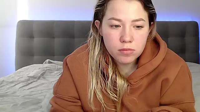 Embersweetbunny webcam