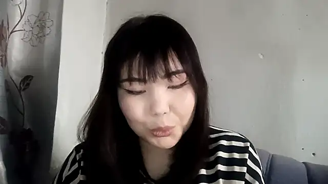 MollyAsian webcam