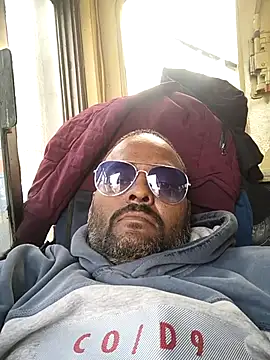 big_boss_0001 (M young) - Cum show in public