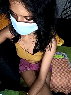 Webcam Model (emali_baba)  is live.Free join now!