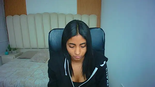 shaneelle - Shaneelle's free webcam - UK Sex Cams